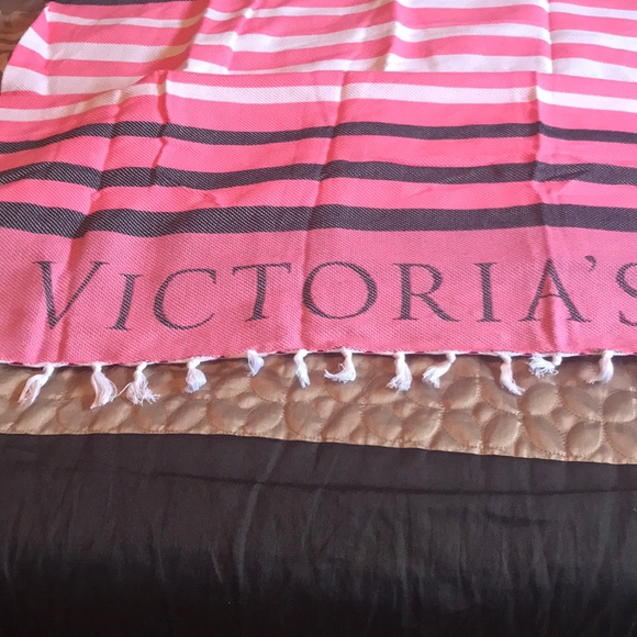 Victoria’s Secret Beach Blanket - Picture 2 of 3